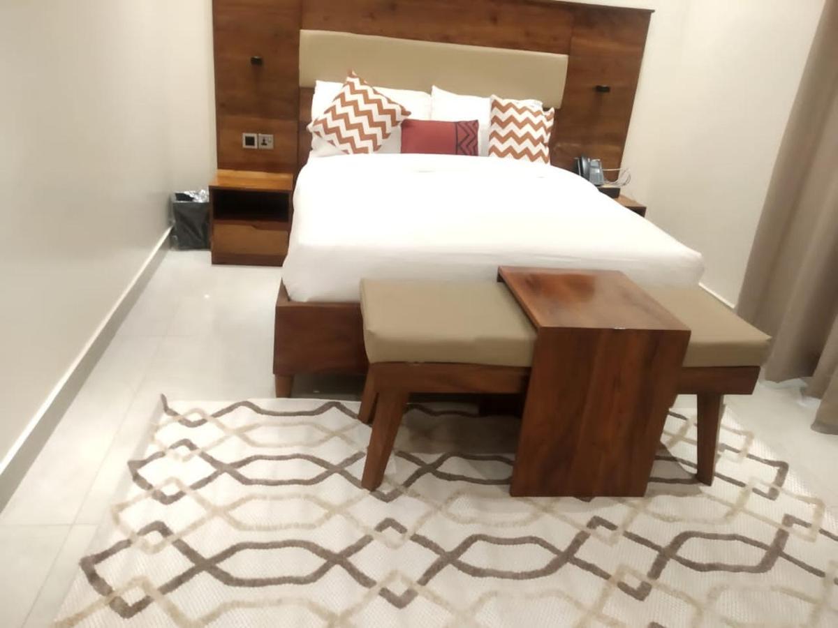 Millennium Terrace Hotel Кампала Екстериор снимка
