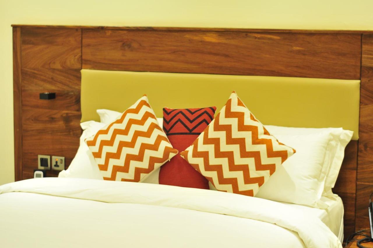 Millennium Terrace Hotel Кампала Екстериор снимка