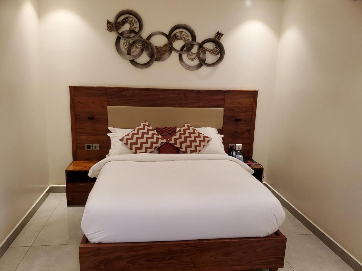 Millennium Terrace Hotel Кампала Екстериор снимка