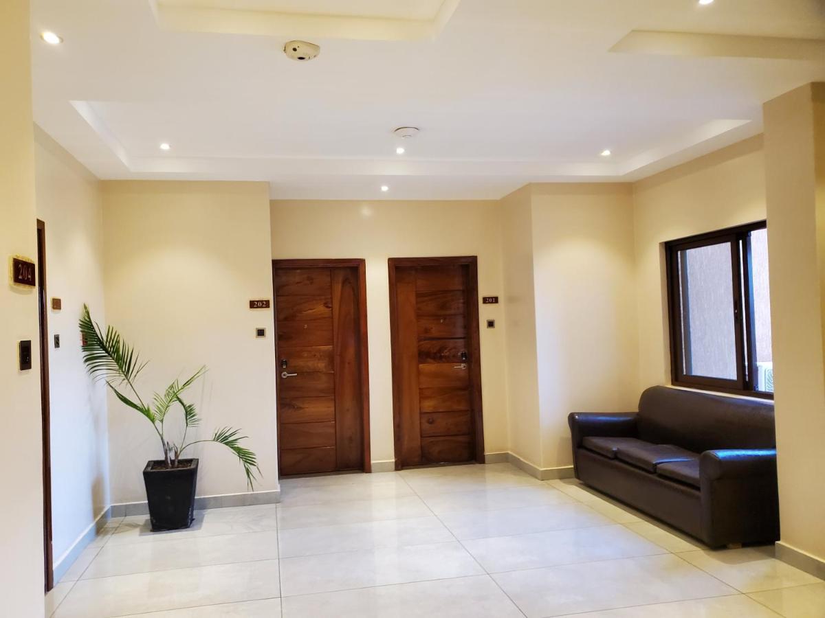 Millennium Terrace Hotel Кампала Екстериор снимка
