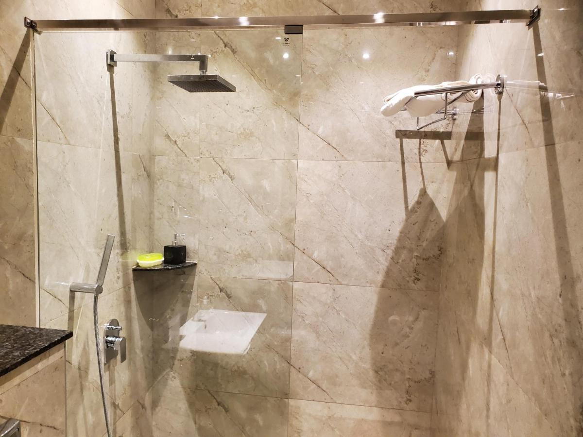 Millennium Terrace Hotel Кампала Екстериор снимка