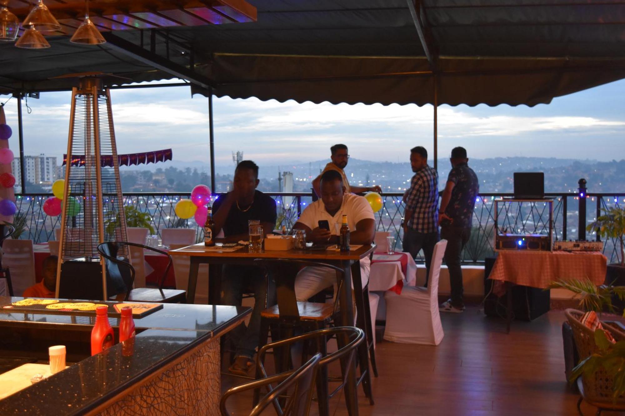 Millennium Terrace Hotel Кампала Екстериор снимка