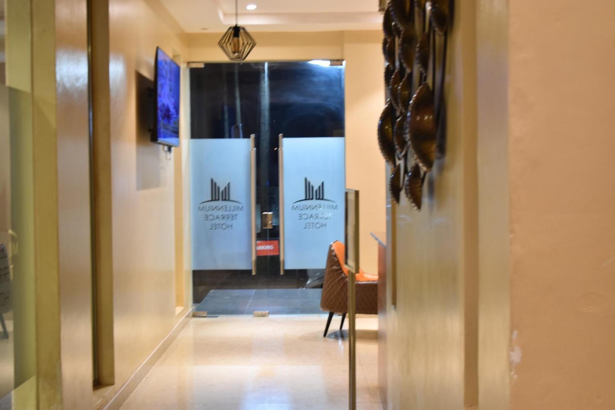 Millennium Terrace Hotel Кампала Екстериор снимка